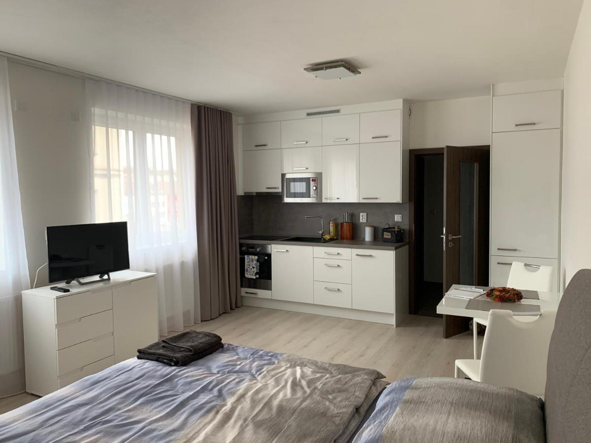 Modern Apartment In The City Center Plzeň Kültér fotó